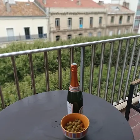 Overlooking The Elegant Avenue Victor Hugo Appartamento *