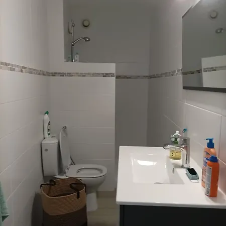 Appartamento Overlooking The Elegant Avenue Victor Hugo Sète