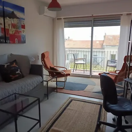 Overlooking The Elegant Avenue Victor Hugo Apartment *